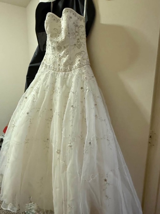 Oleg Cassini Dresses & Skirts - Oleg Cassini Wedding Dress
